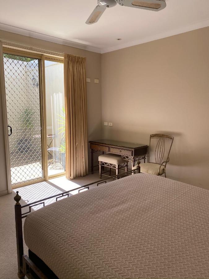 Acacia Terraces Aparthotel Ечука Екстериор снимка