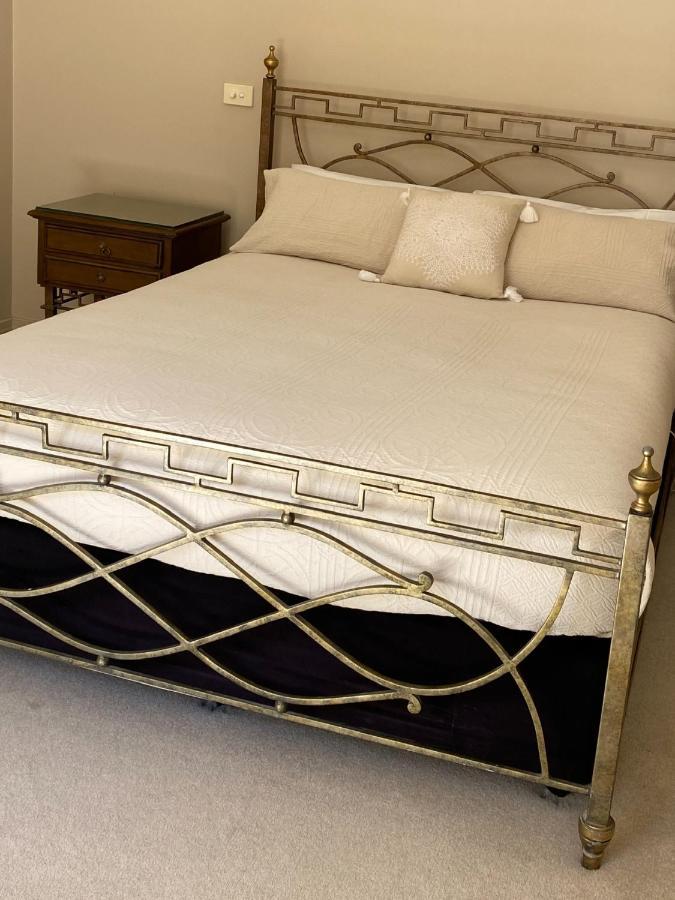 Acacia Terraces Aparthotel Ечука Екстериор снимка