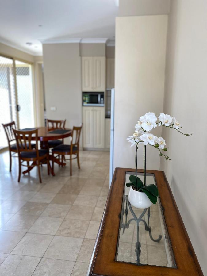 Acacia Terraces Aparthotel Ечука Екстериор снимка