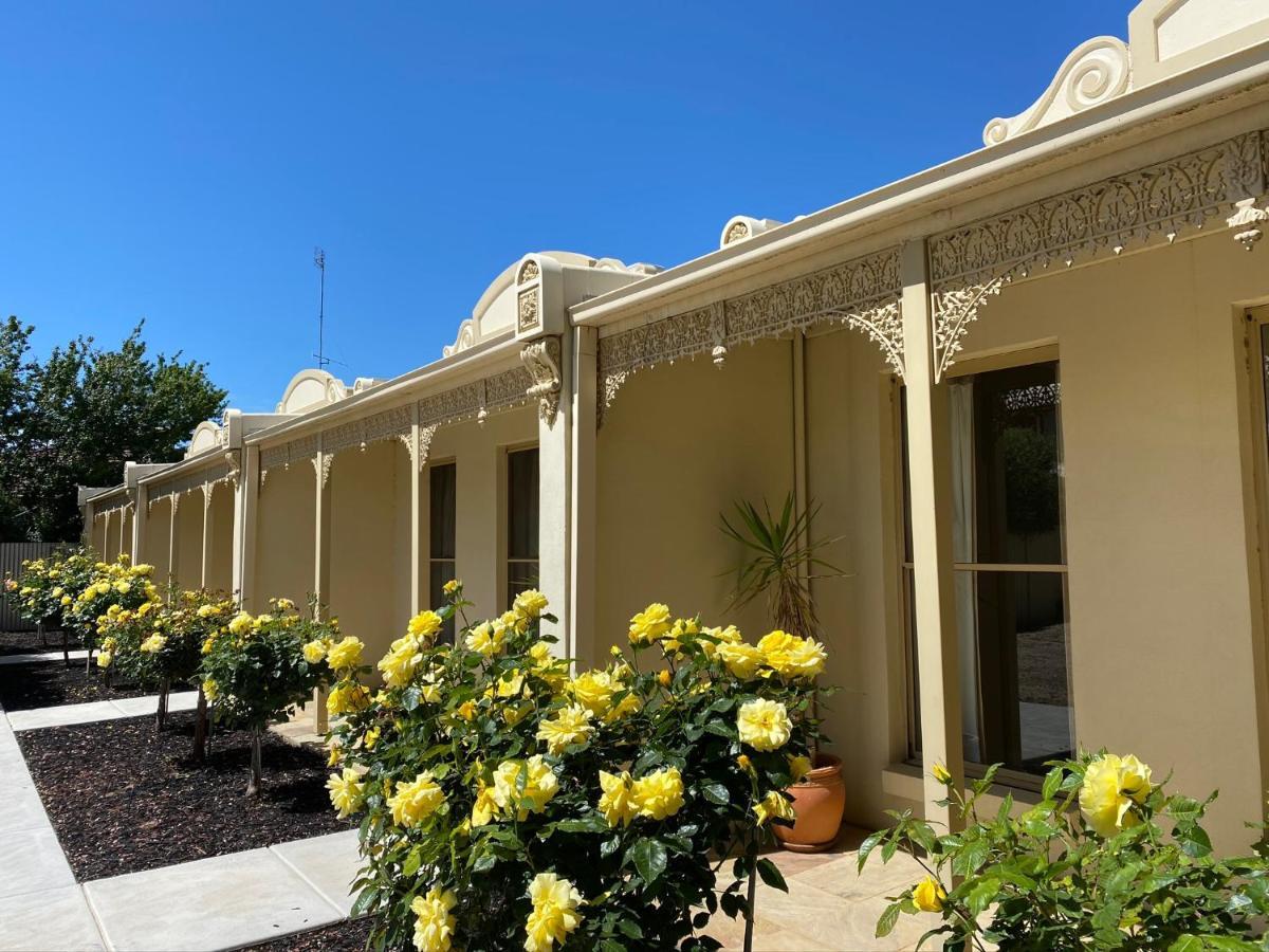 Acacia Terraces Aparthotel Ечука Екстериор снимка