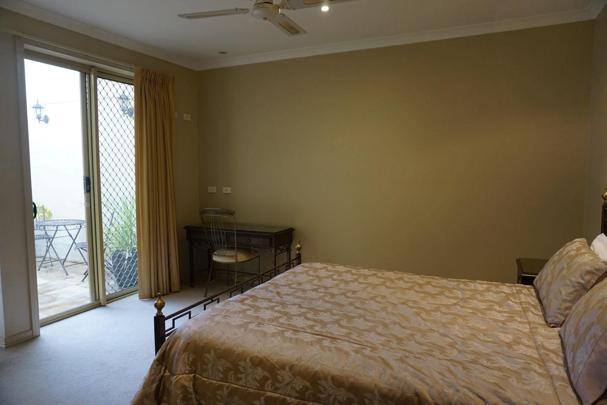 Acacia Terraces Aparthotel Ечука Екстериор снимка