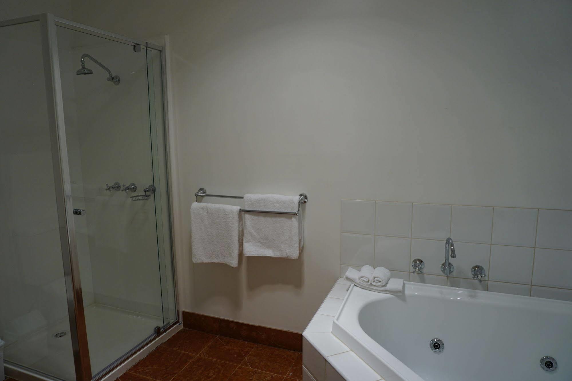 Acacia Terraces Aparthotel Ечука Екстериор снимка