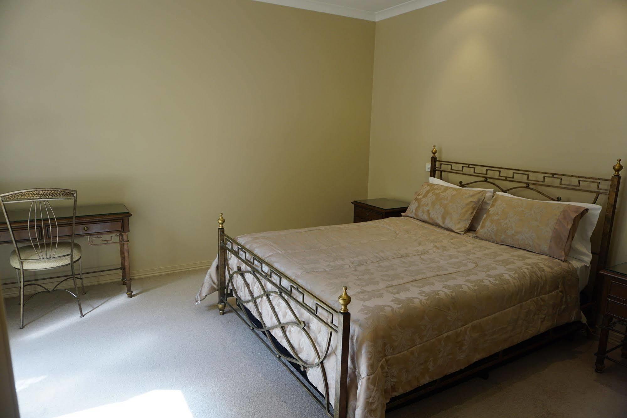 Acacia Terraces Aparthotel Ечука Екстериор снимка